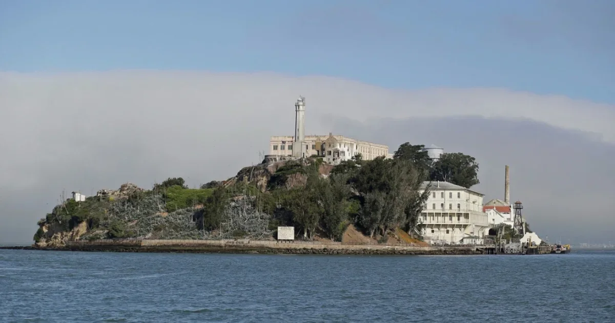 Vendi ku mbahej dikur Al Capone  Trump rihap burgun famëkeq të Alcatrazit