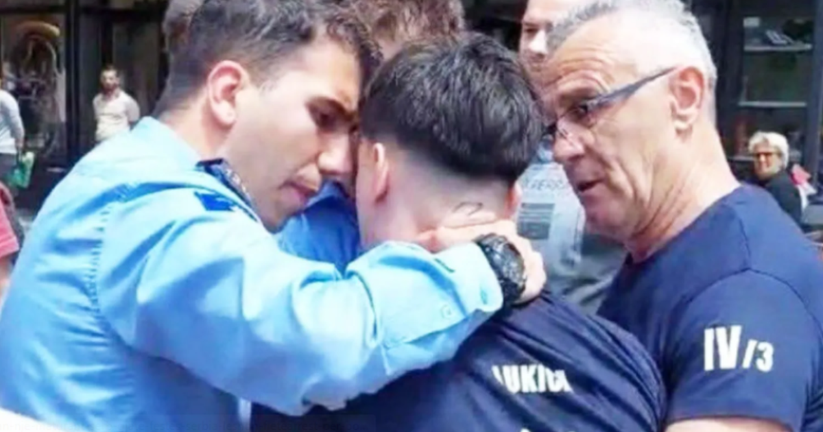 Incidenti në Mitrovicë  kreu i Policisë së Kosovës  S kishte gjak në qafën e maturantit serb  ishte vendosur bojë
