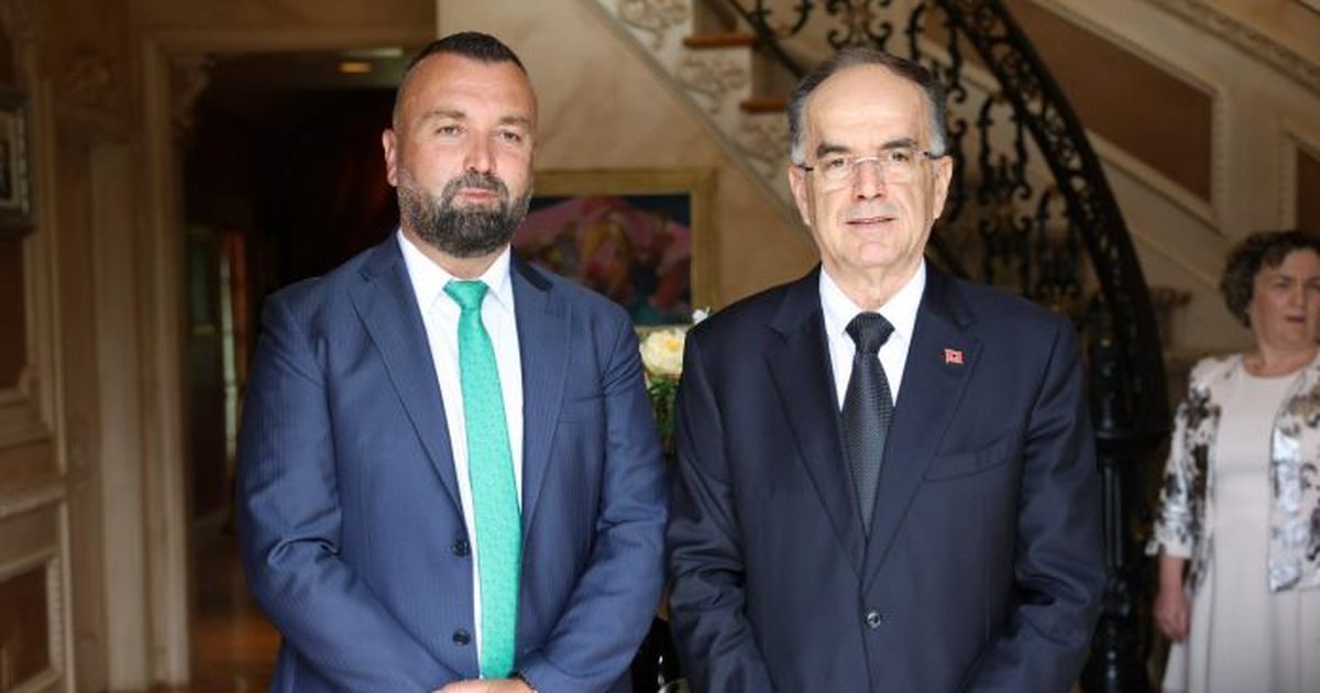 Presidenti Begaj takime me figura të shquara të komunitetit shqiptar në Filadelfia
