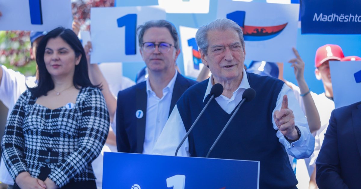 Berisha në Belsh  Përshëndes të gjithë ata socialistë që po refuzojnë të shkojnë përfaqësues të partisë së krimit në komisionet zgjedhore