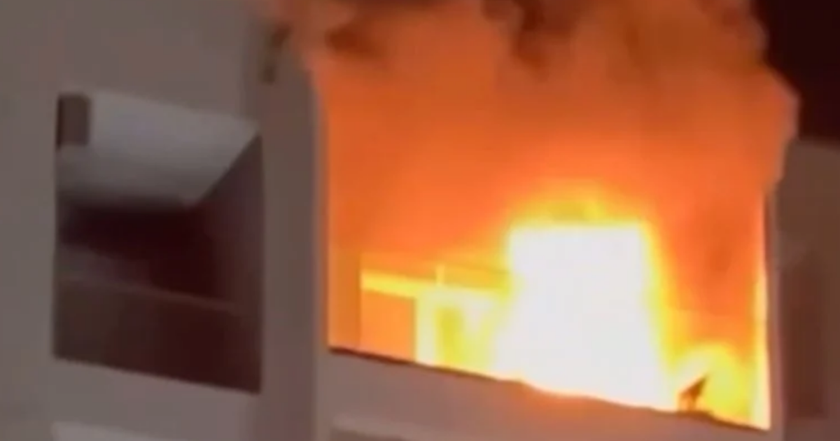 Flakë në katin e 8 të të një pallati në Vlorë  dëme të konsiderueshme materiale 