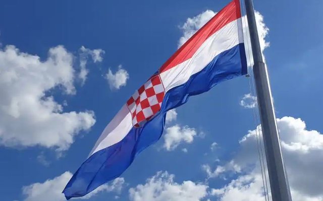 Beogradi kundër, Kroacia: Nisma ushtarake me Shqipërinë dhe