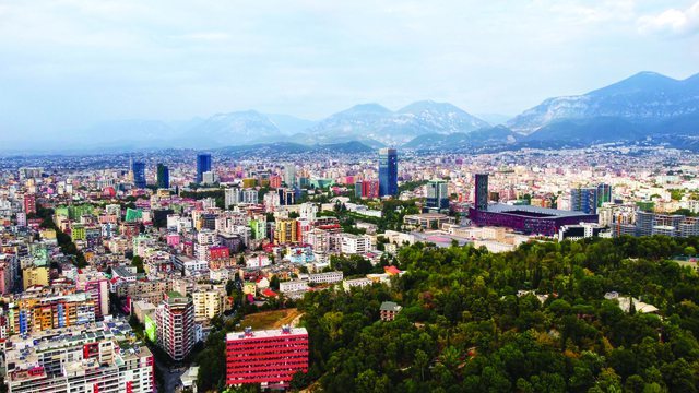 Taksa e re e pron&euml;s/ Kush paguan m&euml; shum&euml; dhe sa rritet fatura?