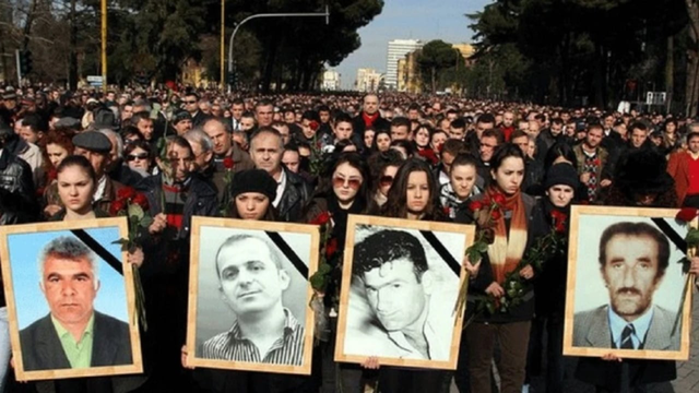 VIDEO/ 14 vite nga “21 Janari”, Balluku dhe Spiropali homazhe me