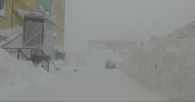 Stuhi e madhe bore godet qytetin arktik të Rusisë