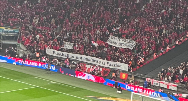 FOTO-LAJMI/ TKZ mesazh nga “Wembley”: Futbolli