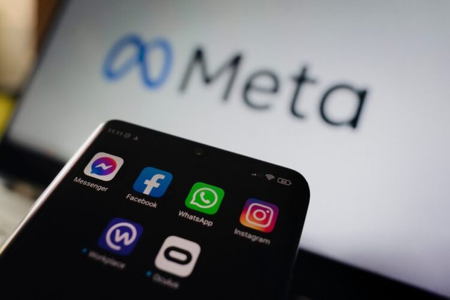 Instagram dhe Facebook bllokuan postimet e kompanive që prodhojnë