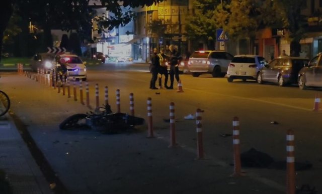 PAMJET/ Aksident i rëndë në Shkodër - Motori përplaset