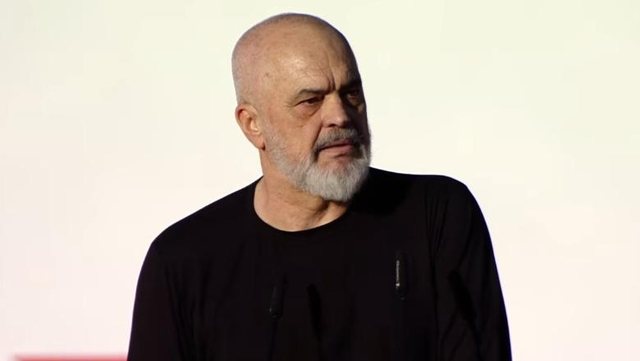&Ccedil;far&euml; do diskutohet? Rama takon sot drejtuesit politik&euml; t&euml;