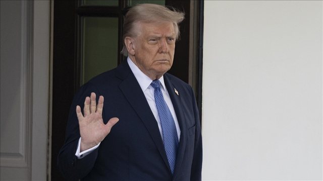 Trump fillon të shesë online veshje të vitit 2028, shtohet ideja