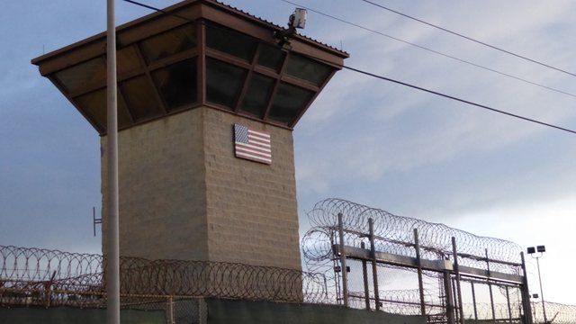 Rritet numri i emigrantëve që mbahen në Guantanamo