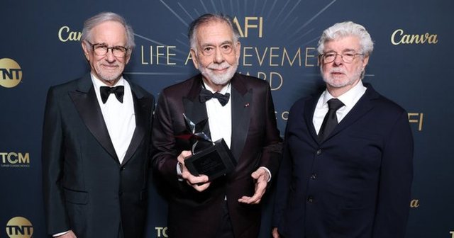 Fituesi i 50-të i çmimit që nga viti '73/ Hollywood nderon