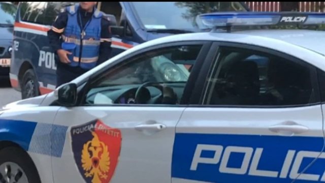 Punonjësi humbi jetën ndërsa po çmontonte skelën,