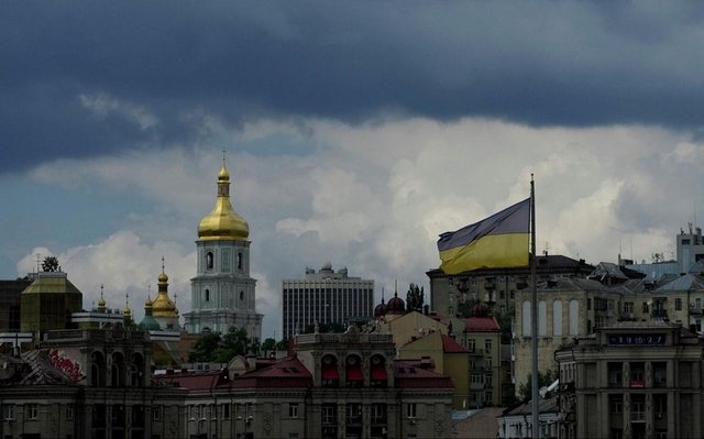 Shumica e ukrainasve kundërshtojnë mbajtjen e zgjedhjeve gjatë