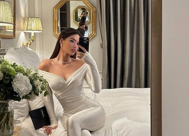 FOTO/ Arbenita Ismajli rigjen lumturinë pas ndarjes nga Fero