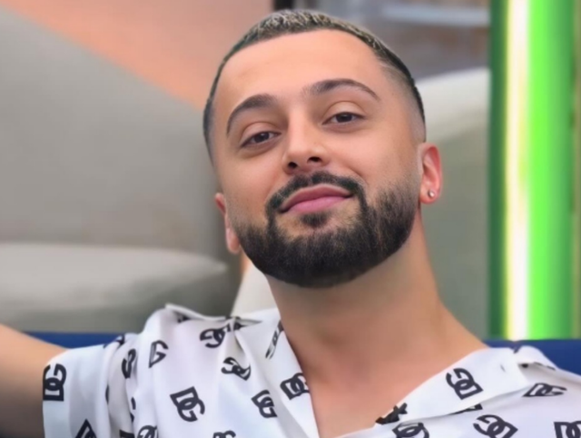 FOTO/ Sozia e Gjestit habit të gjithë/ Jo vetëm që ngjason