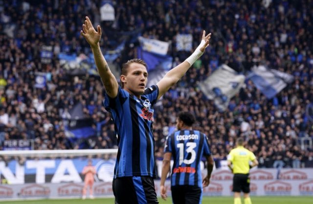 Juventusi sfidon klubet e Premier League për golashënuesin më