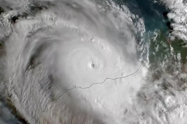 Erëra të fuqishme deri në 290 km/h, cikloni Zelia godet