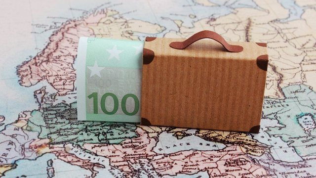 Banka e Shqipërisë: Reminitancat u rritën me 12.5%, kalojnë