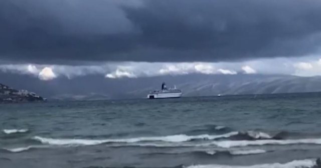 Përkeqësimi i motit në vend/ Anulohet lundrimi i anijeve të