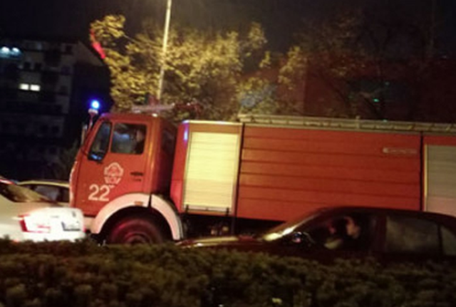 FOTO/ Çfarë ndodhi? Makina dëmtohet në Zvërnec,