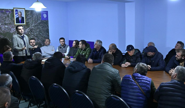 Belind Këlliçi prezanton kandidatët për deputetë
