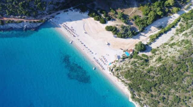 “The Wom”: Gjiri i Zotit, një copë parajse në Gjipe