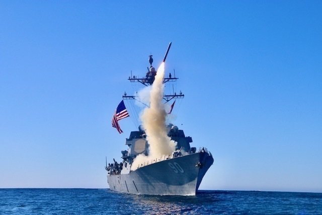 SHBA dërgon luftë-anijen me raketa "Tomahawk" në