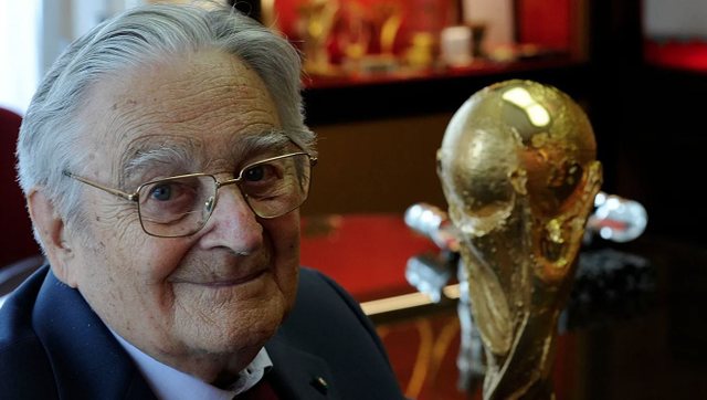 Silvio Gazzaniga, skulptori milanez q&euml; krijoi trofeun m&euml; t&euml;