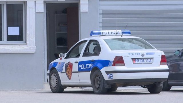 Dy persona të arrestuar në Tiranë, ja me çfarë u
