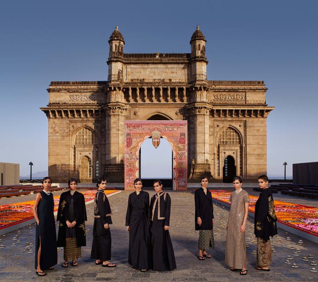 “Dior”, shfaqje historike në Mumbai/ Sektori i luksit po rritet
