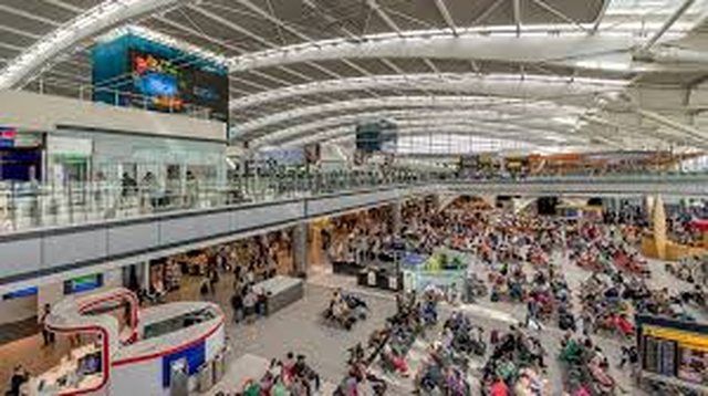 Incident në "Heathrow", pezullime fluturimesh për shkak