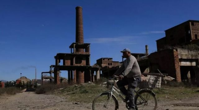 Reportazhi francez: Trashëgimia e helmuar e qytetit të çelikut
