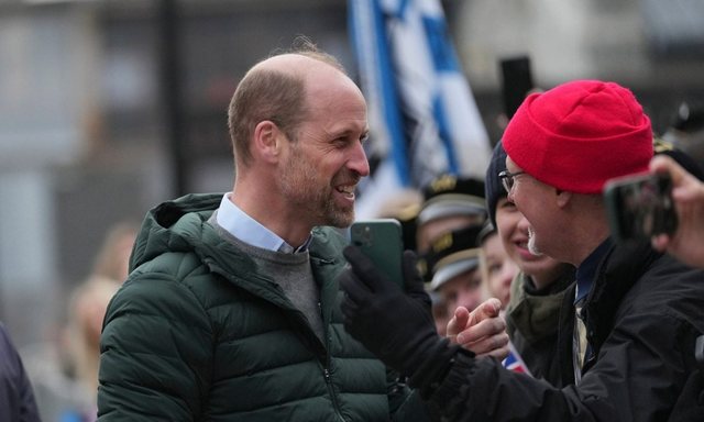 Princ William viziton trupat britanike në Estoni në kufirin me