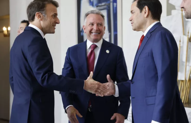 ‘Bisedimet midis Macron dhe zyrtarëve të lartë