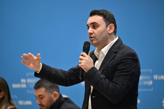 Këlliçi prezanton dy kandidatet e PD për deputete në