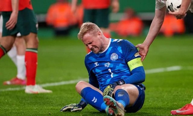 Kasper Schmeichel dëmtoi shpatullën me Danimarkën, ankth te