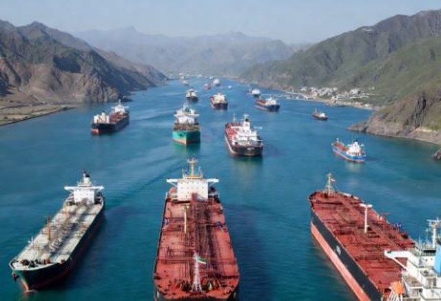 Anijet &ldquo;zhduken&rdquo; nga radar&euml;t n&euml; Hormuz, raporti zbulon