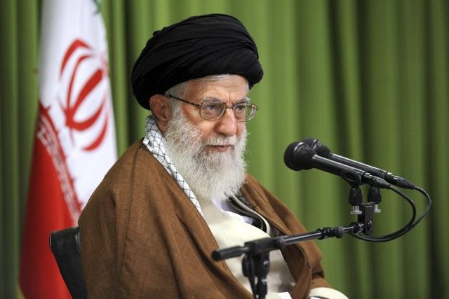 Khamenei përjashton bisedimet bërthamore me SHBA nën