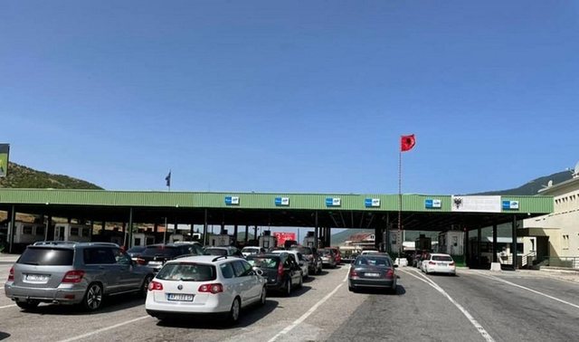 Hiqet kontrolli kufitare mes Shqipërisë dhe Kosovës