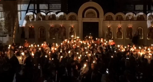KRISHTI U NGJALL! "Ora News" ju uron: Gëzuar Pashkët!