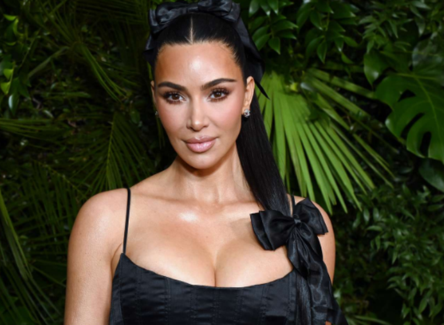 (FOTO) Kim Kardashian mahnit n&euml; Los Angeles/ Shfaqet me nj&euml; veshje