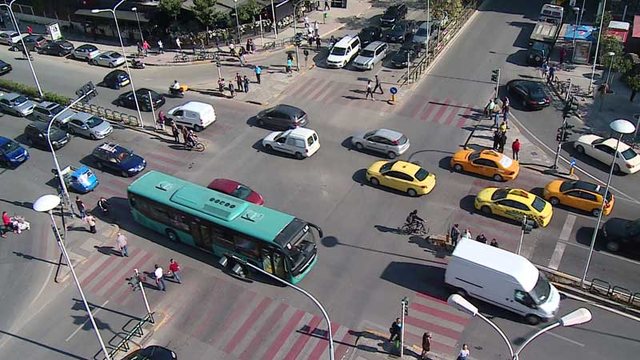 Taksa vjetore për mjetet, pagesa brenda afatit shmang pagesën e dy