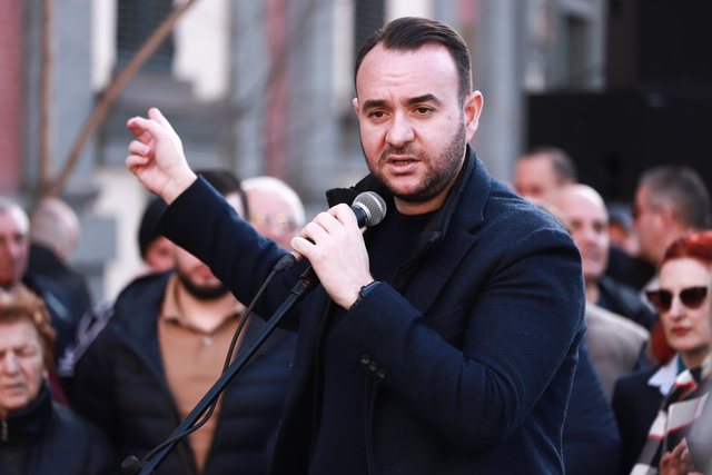 Balliu: Djegia e plehrave në Sharrë, Veliaj është kthyer