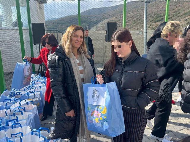 PAMJET/ Festohet "Shën Valentini" në burgun e grave në